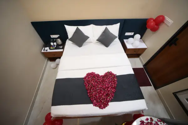 Rooms & Suites