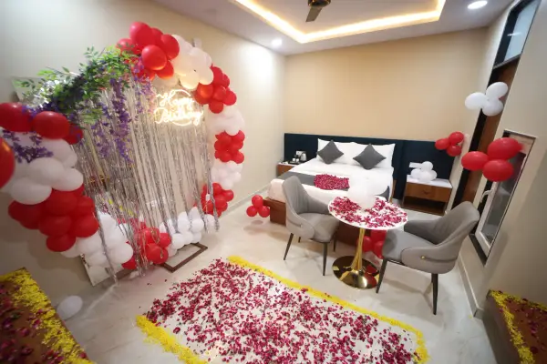 Rooms & Suites