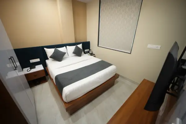 Rooms & Suites