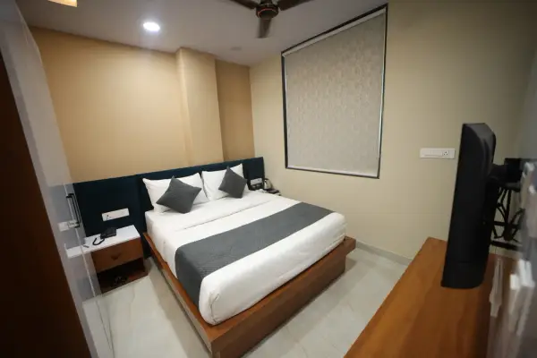 Rooms & Suites