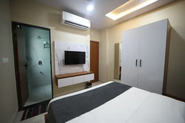 Rooms & Suites