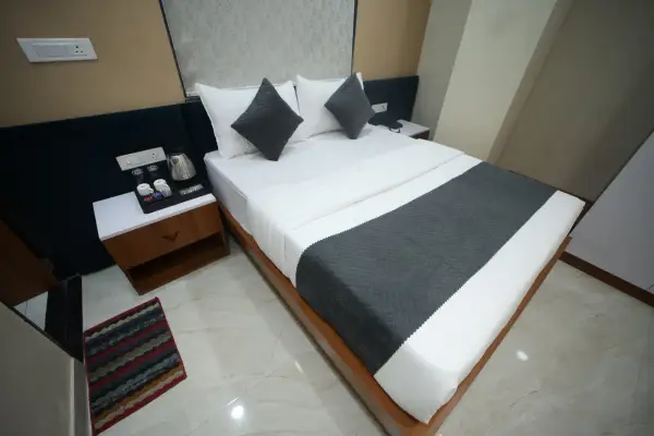 Rooms & Suites